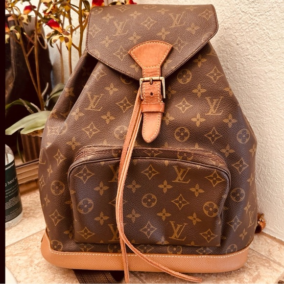 Authentic Louis Vuitton backpack GM with replaced bottom and trim - Picture 2 of 15